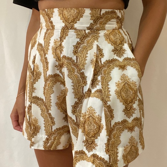 H&M high waisted shorts - Picture 1 of 4